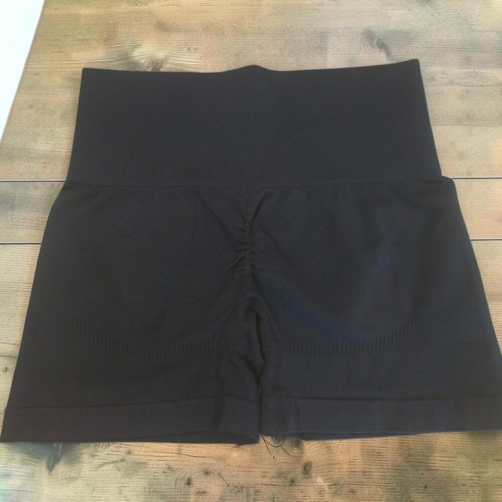 OQQ Women’s athletic High Rise shorts size Large